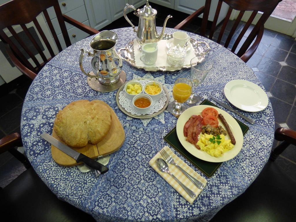 Capital House Boutique Hotel Претория Екстериор снимка