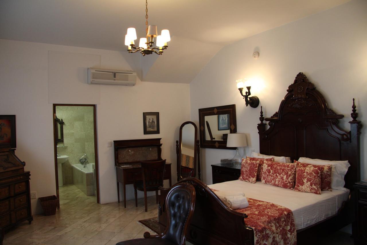 Capital House Boutique Hotel Претория Екстериор снимка