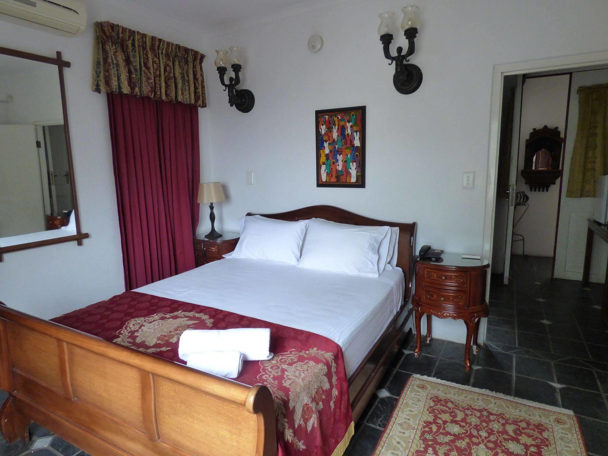 Capital House Boutique Hotel Претория Екстериор снимка