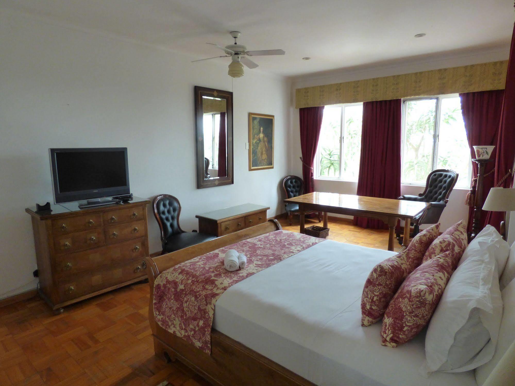 Capital House Boutique Hotel Претория Екстериор снимка