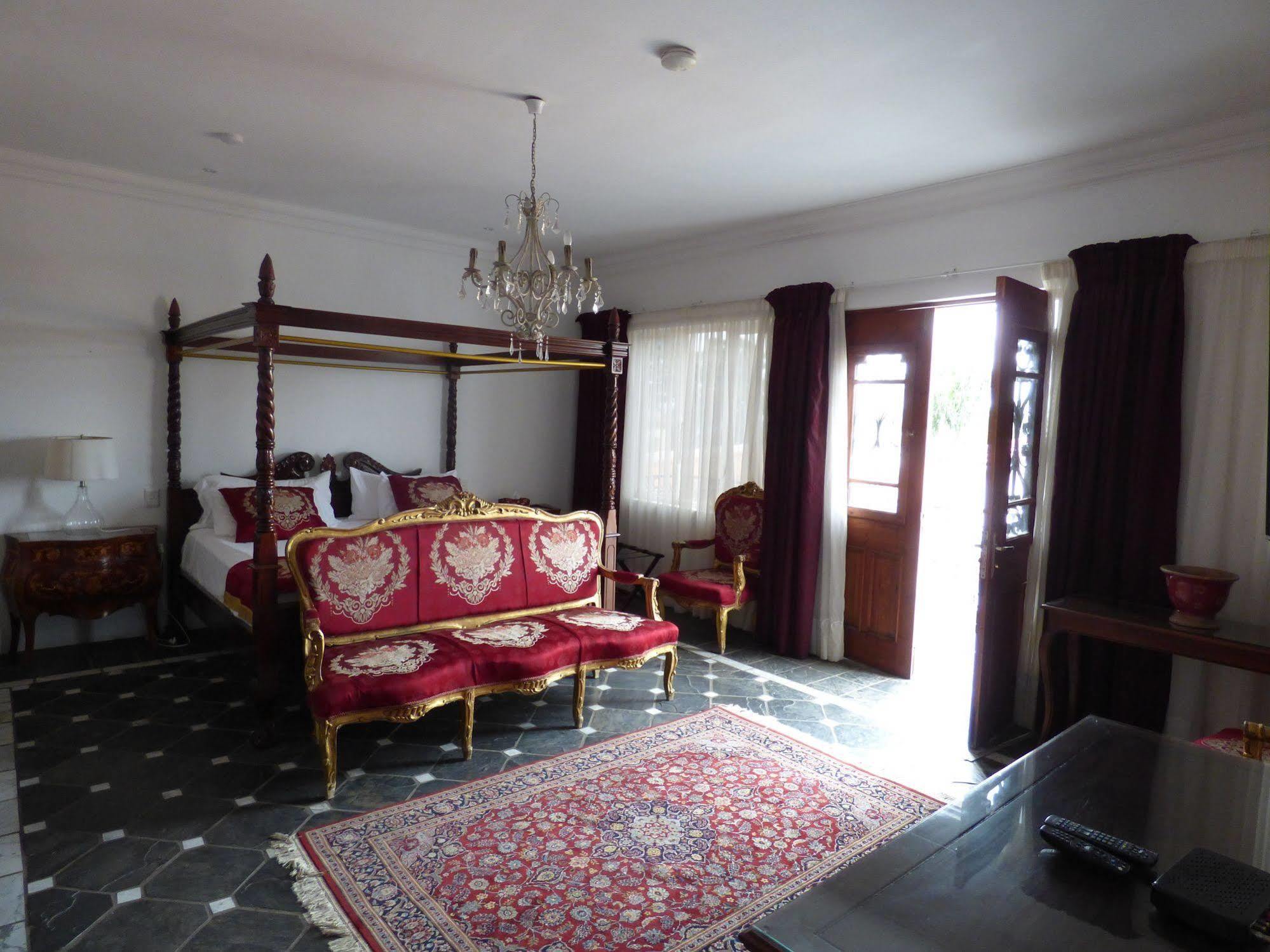 Capital House Boutique Hotel Претория Екстериор снимка