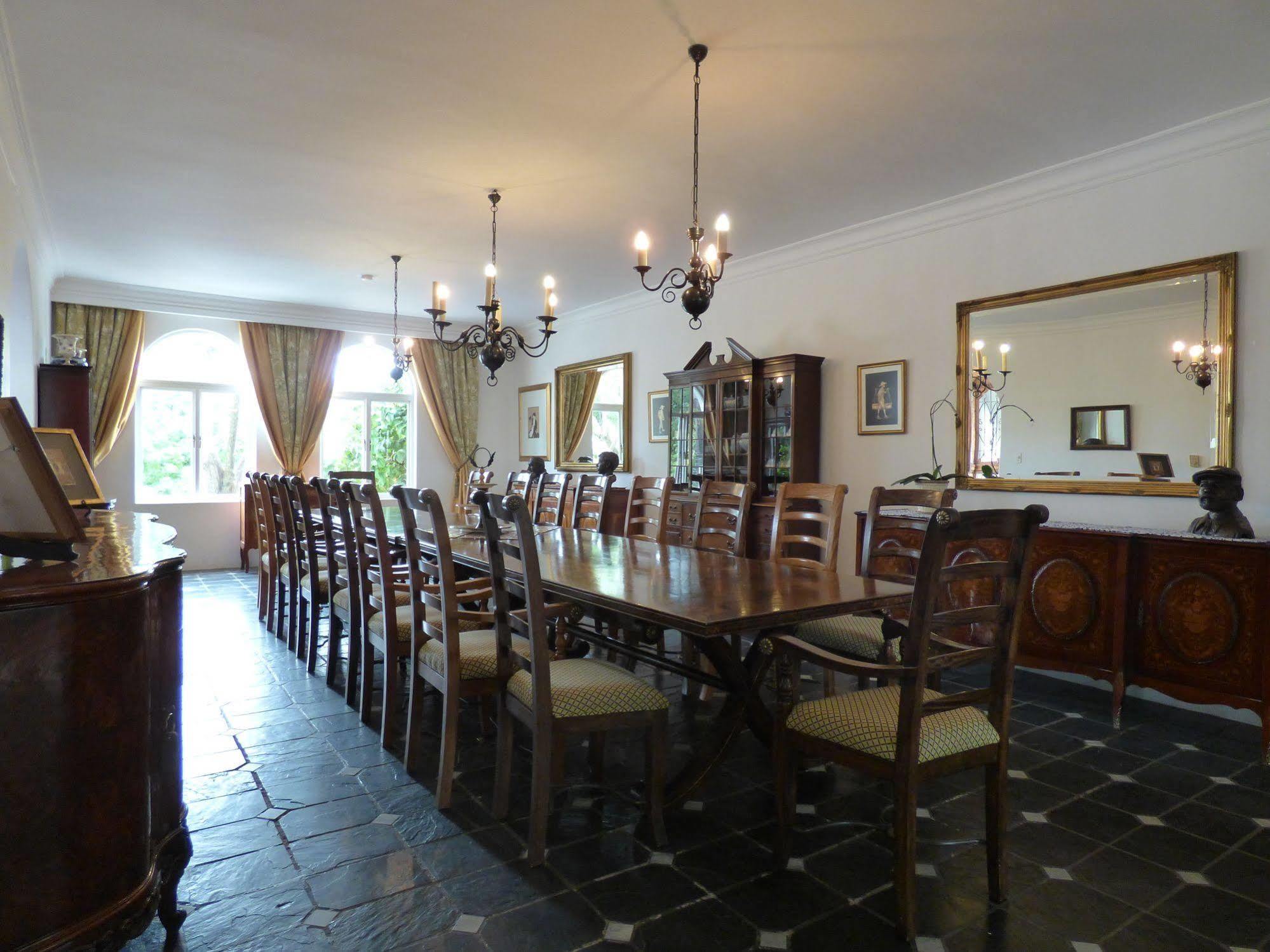 Capital House Boutique Hotel Претория Екстериор снимка