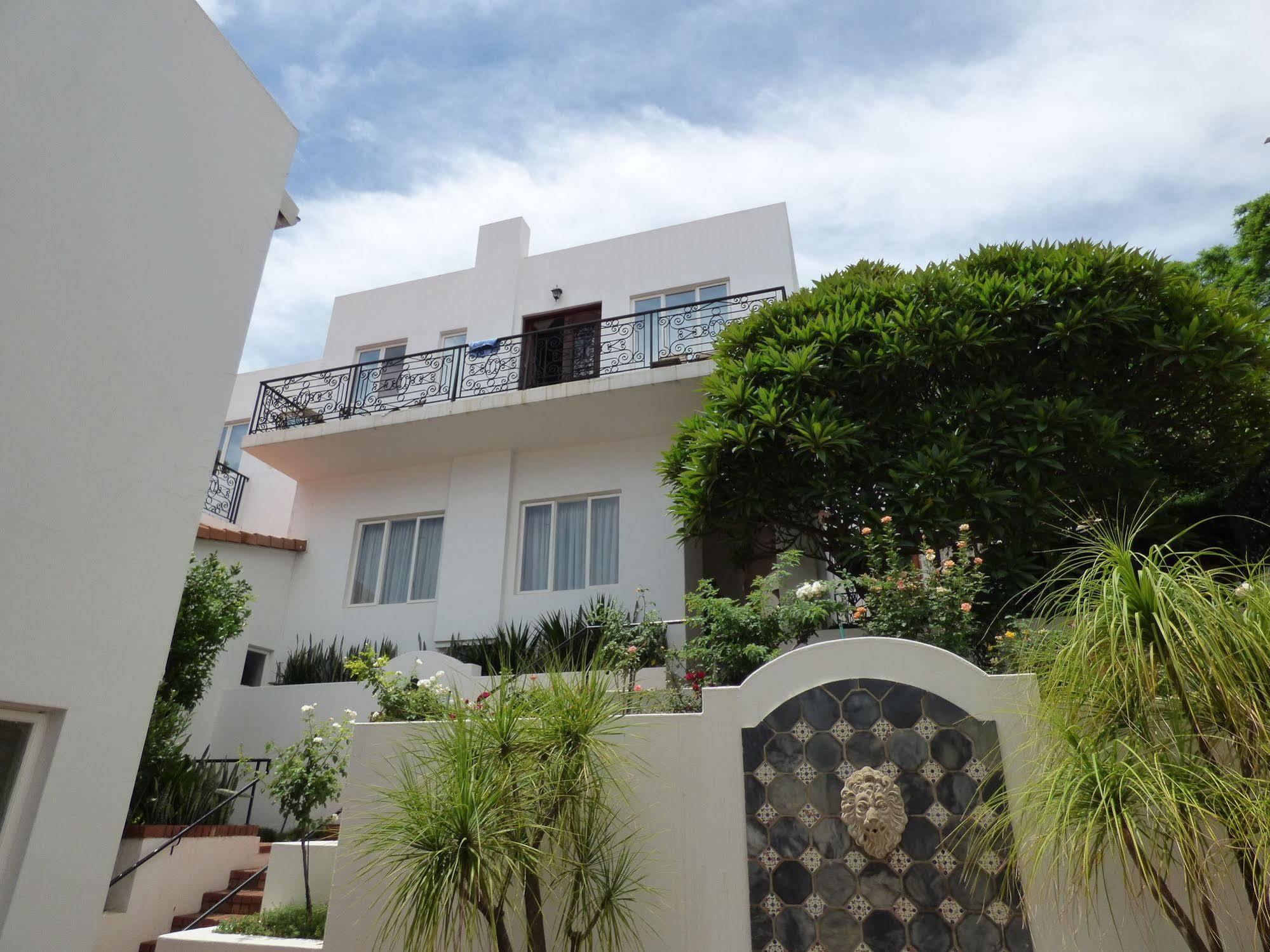 Capital House Boutique Hotel Претория Екстериор снимка