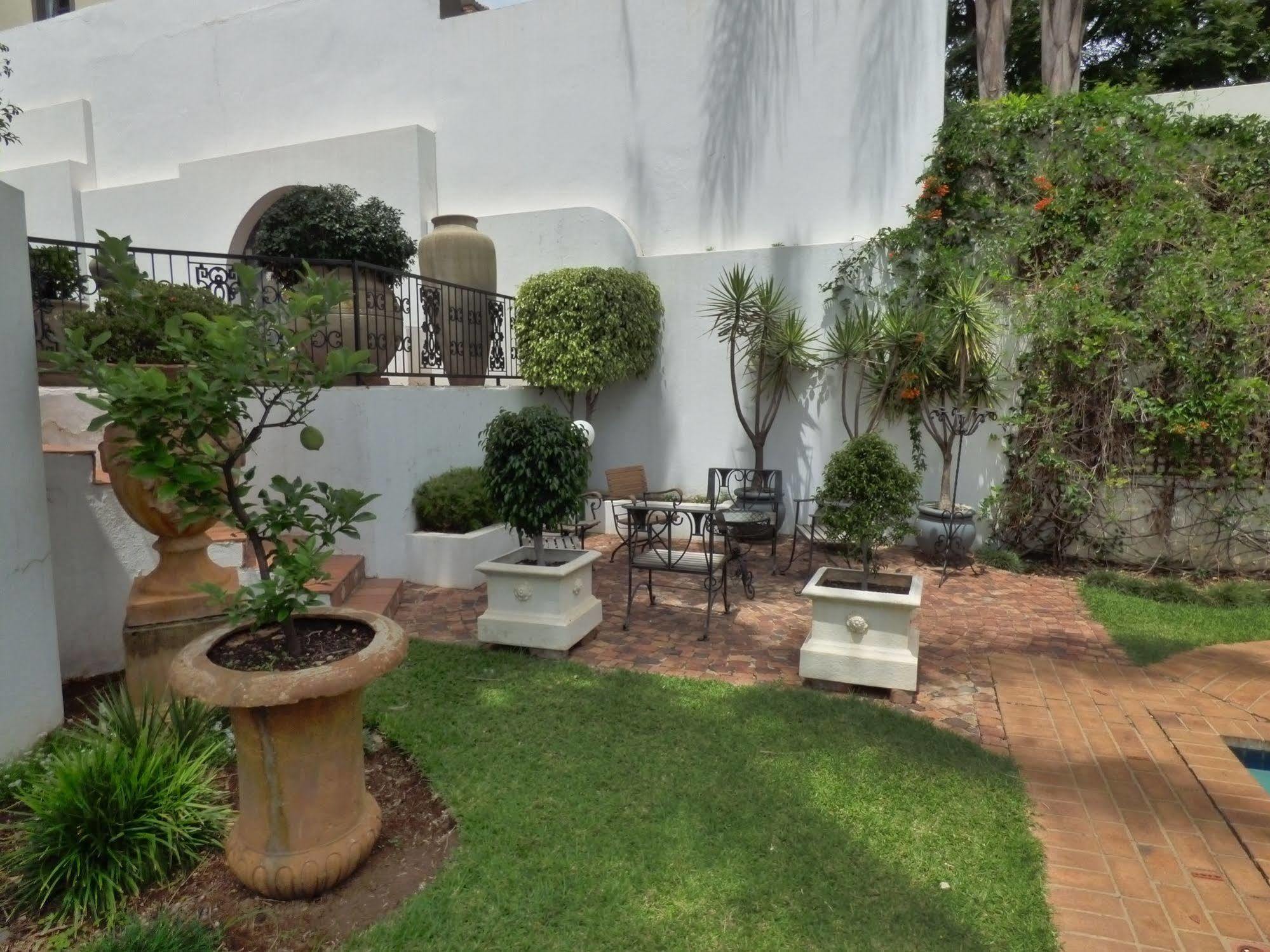 Capital House Boutique Hotel Претория Екстериор снимка